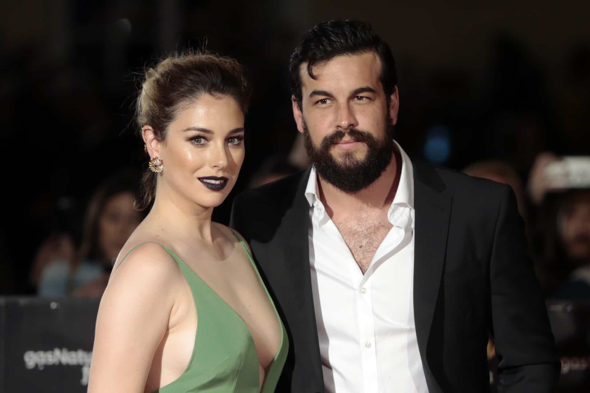 Blanca Suárez deja a Mario Casas para irse con sus amigas la playa