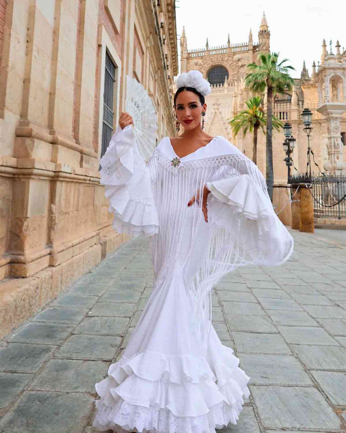 Trajes de flamenca de diseño, Traje flamenca beige